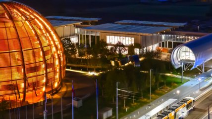  Valle celebró ingreso de Chile a CERN: 