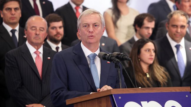 Kast evalúa nombrar a un 