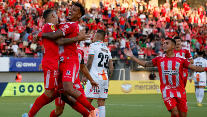   Unión La Calera doblegó a Cobresal y quedó puntero de la Liga de Primera 