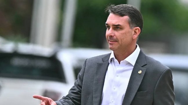 Brasil: Flávio Bolsonaro recorta siete puntos de distancia con Lula en nueva encuesta