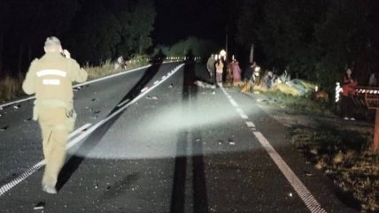 Colisión frontal dejó cuatro fallecidos y seis heridos en Mariquina