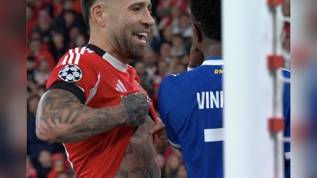 [VIDEO] Otamendi le mostró el tatuaje de la Copa del Mundo a Vinicius en el duelo de Champions