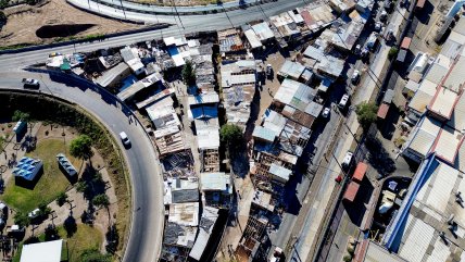   Segundo día de demolición en toma Santa Marta en Maipú 