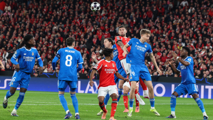 Real Madrid vence a Benfica en los play-offs de la Champions