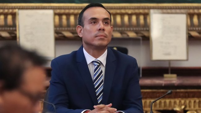 Jerí, el presidente interino destituido en Perú, se va 