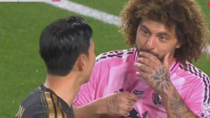   [VIDEO] Falcón le pidió la camiseta a Son en pleno partido de la MLS 