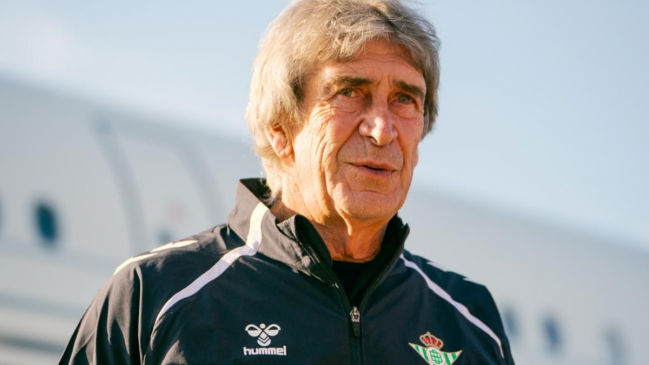 DT de Sevilla defendió a Pellegrini previo al derbi: Los chilenos tendrían que estar agradecidos