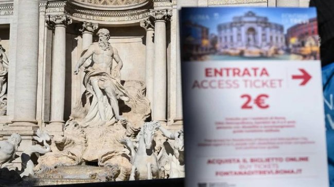 Fontana de Trevi recaudó casi medio millón de euros en su primer mes con pago para acceso