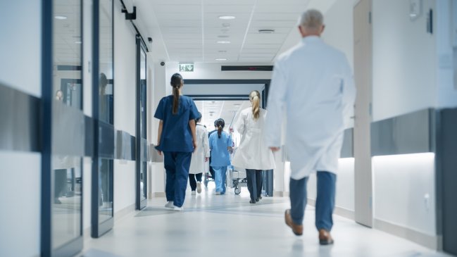 Tres centros de salud chilenos figuran entre los 250 mejores del mundo, según ranking