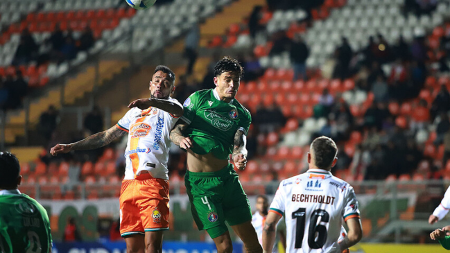 Cobresal y Audax Italiano se miden por un lugar en la fase grupal de la Copa Sudamericana