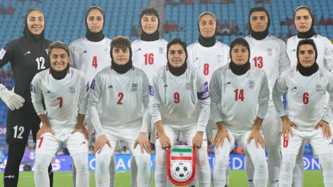 Selección femenina de Irán rechazó cantar su himno nacional en el inicio de la Copa Asiática