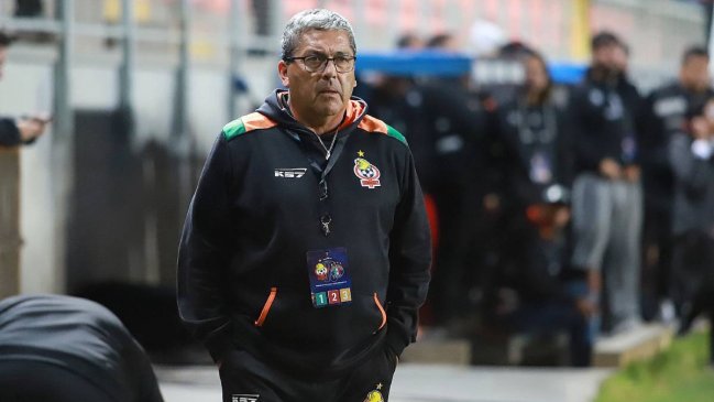 Gustavo Huerta criticó actitud de sus dirigidos en la eliminación de Copa Sudamericana