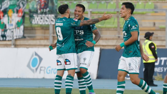 Santiago Wanderers batió a Santa Cruz y consiguió su primer triunfo en la Liga de Ascenso